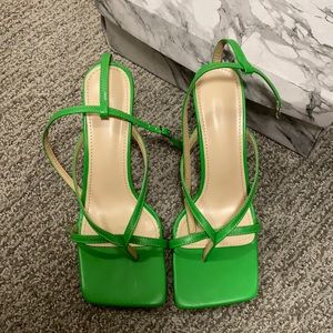 Faux Bottega Stretch Grass Sandals
